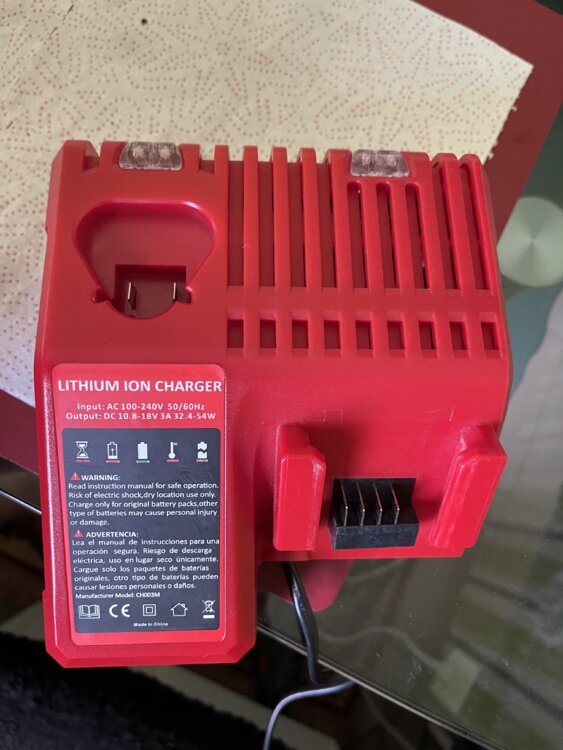 Зарядное устройство для аккумуляторов Milwaukee, Ryobi