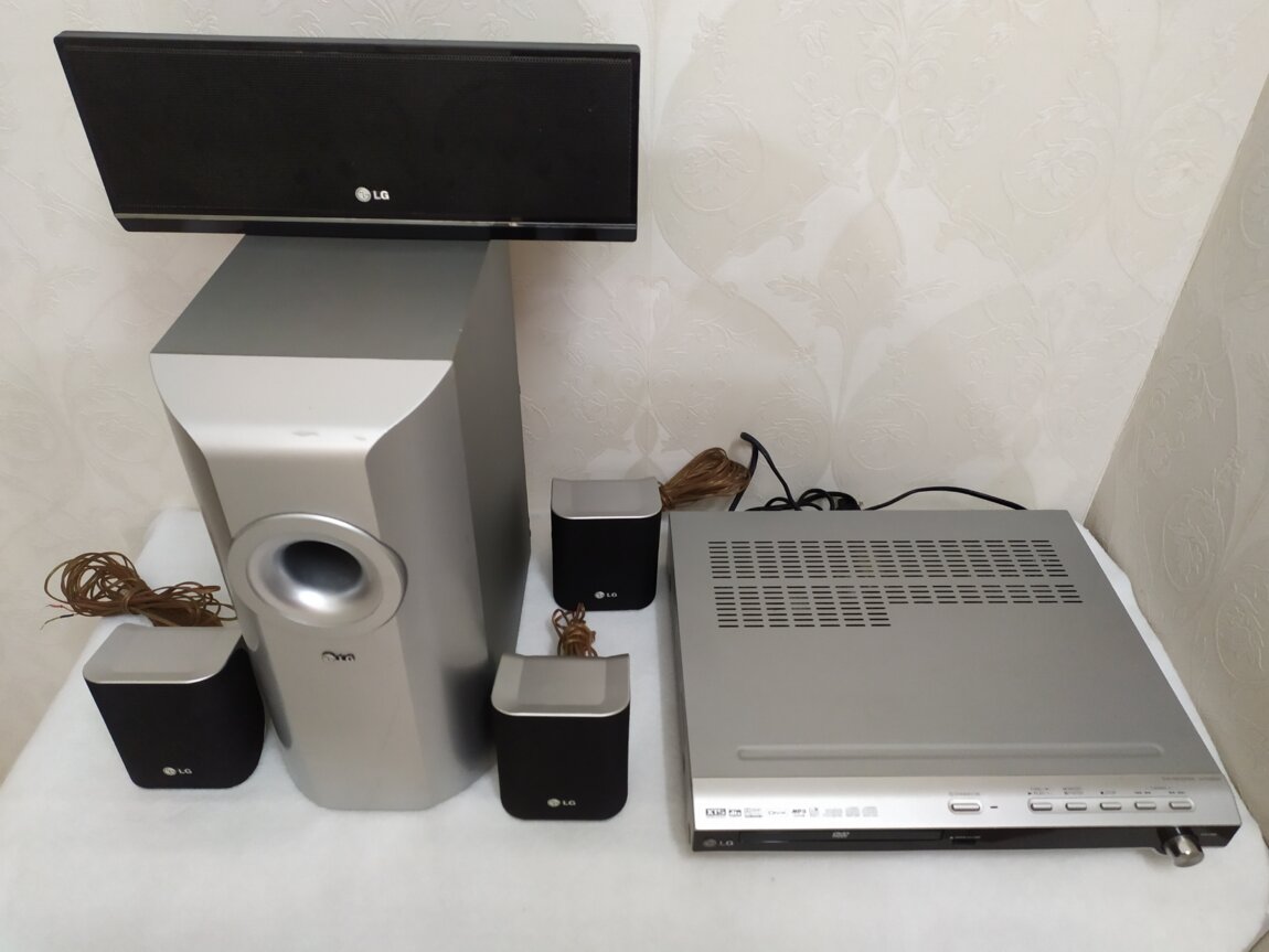 Продам комплект колонок и домашний кинотеатр LG