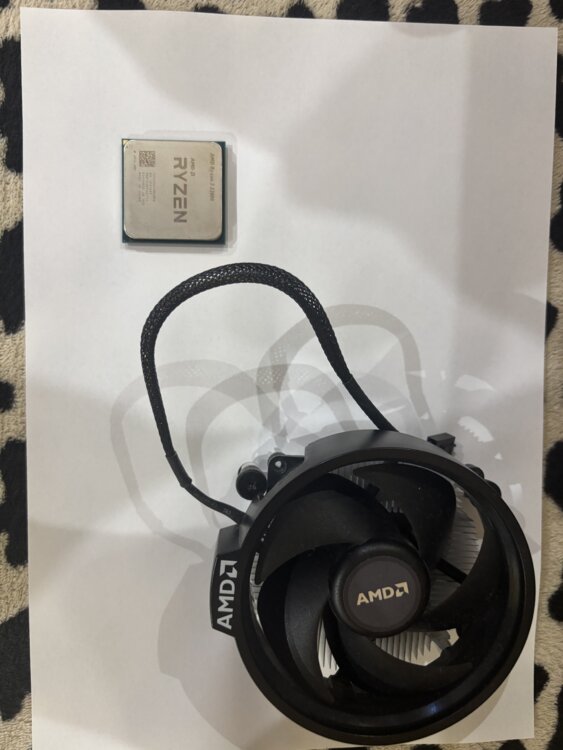 Ryzen 3 3200 g и кулер в комплекте