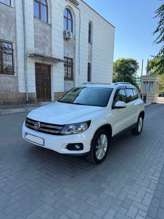 Продам Volkswagen Tiguan 2014 год 2.0 бензин Автомат Пр