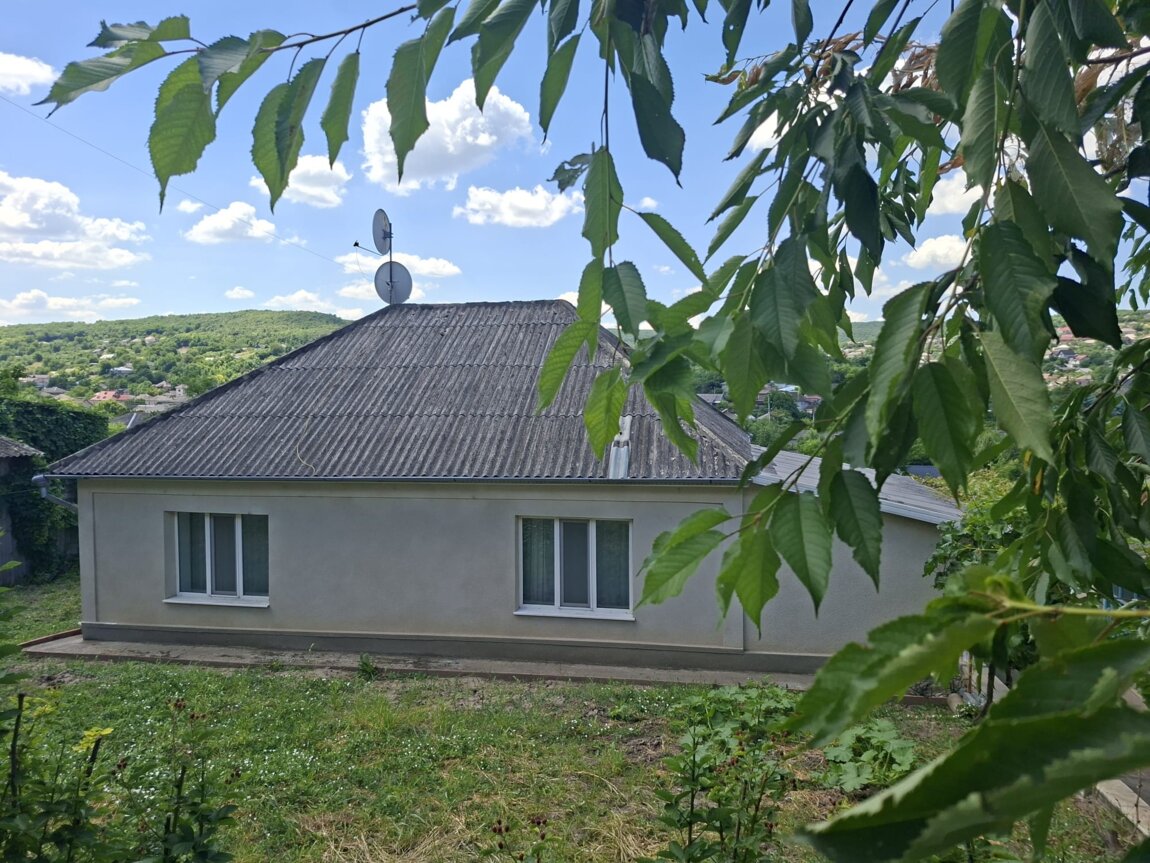 Центр города, все коммуникации, 12 соток 79500 €