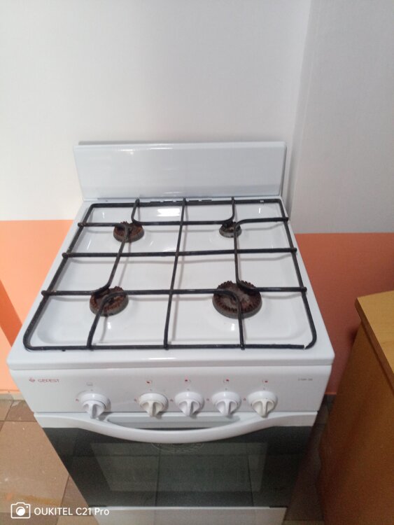 Продам газовую плиту