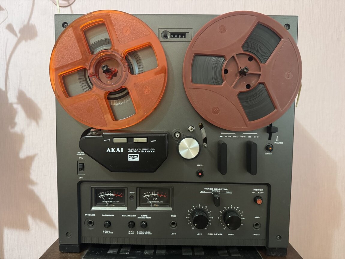 Катушечный магнитофон Akai 215D