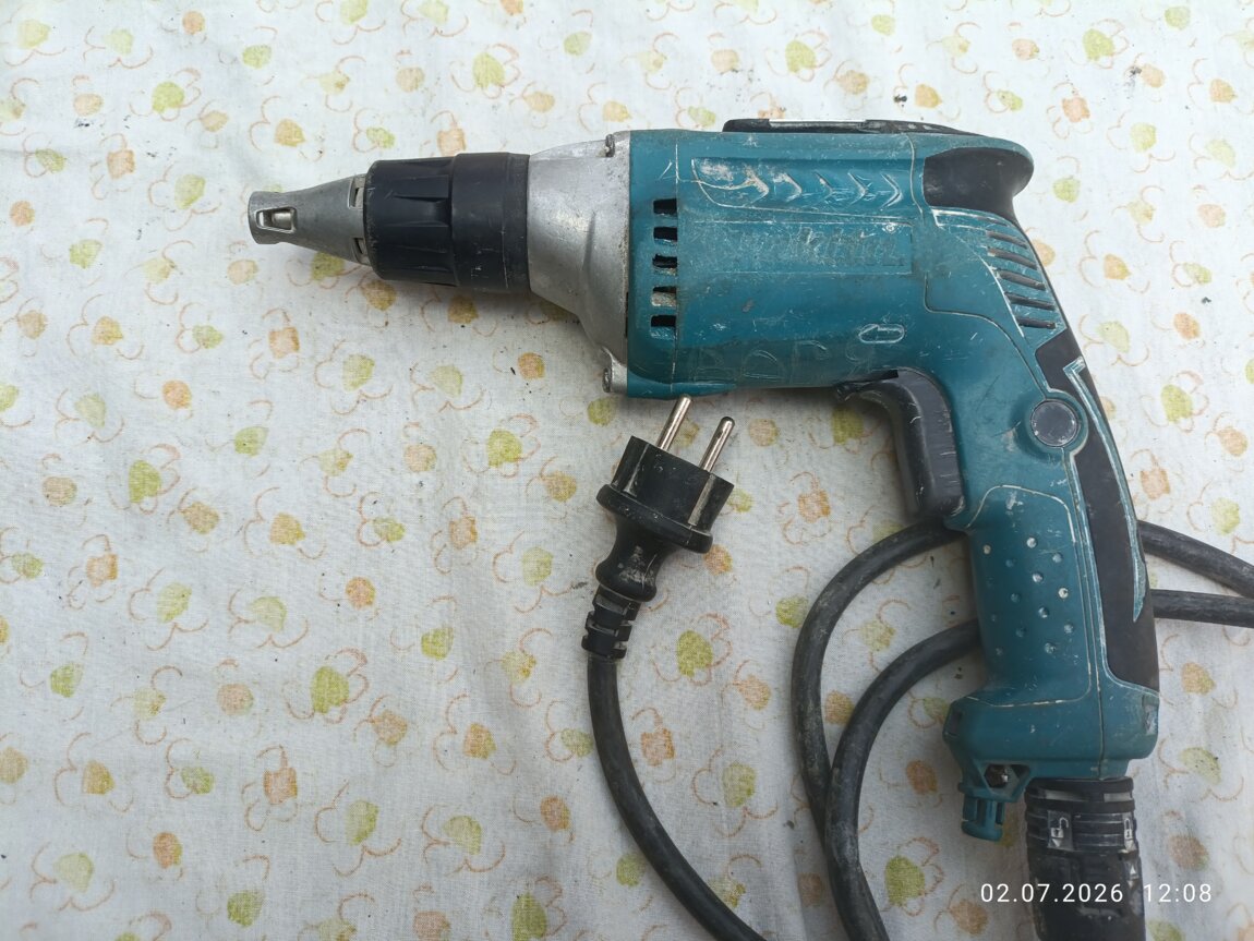 Шуруповерт MAKITA для гипсокартона
