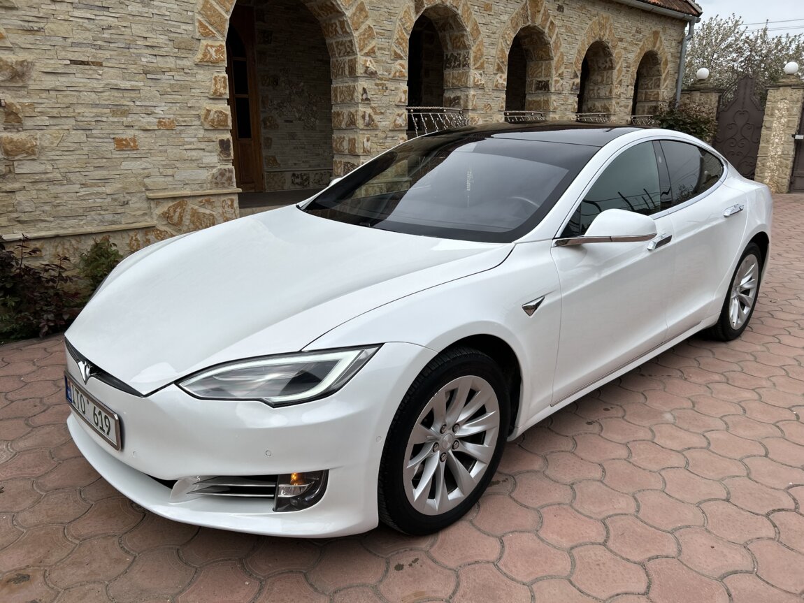 Tesla Model S 75D 2017г
