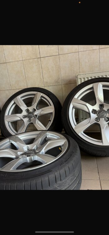 продам оригинальные диски с шинами Audi