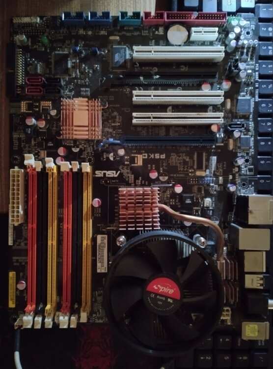 Комплект s775 Asus P5KC+8GB DDR3+Core2Duo Е7400+Gt220