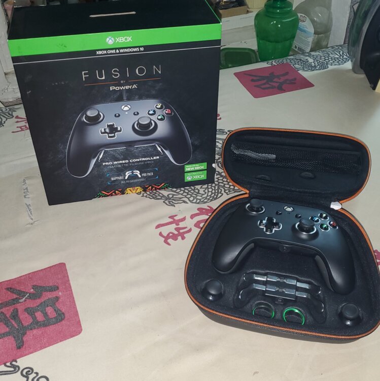 Продам геймпад XBOX ONE