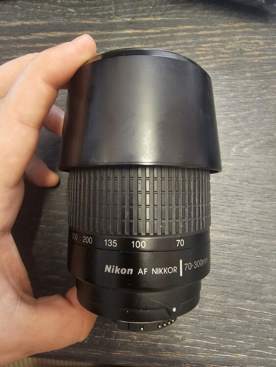 Продам зум объектив Nikon 70-300 AF идеальное состояние