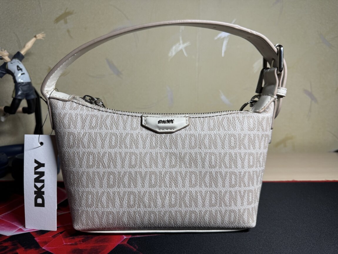 Женская сумка DKNY