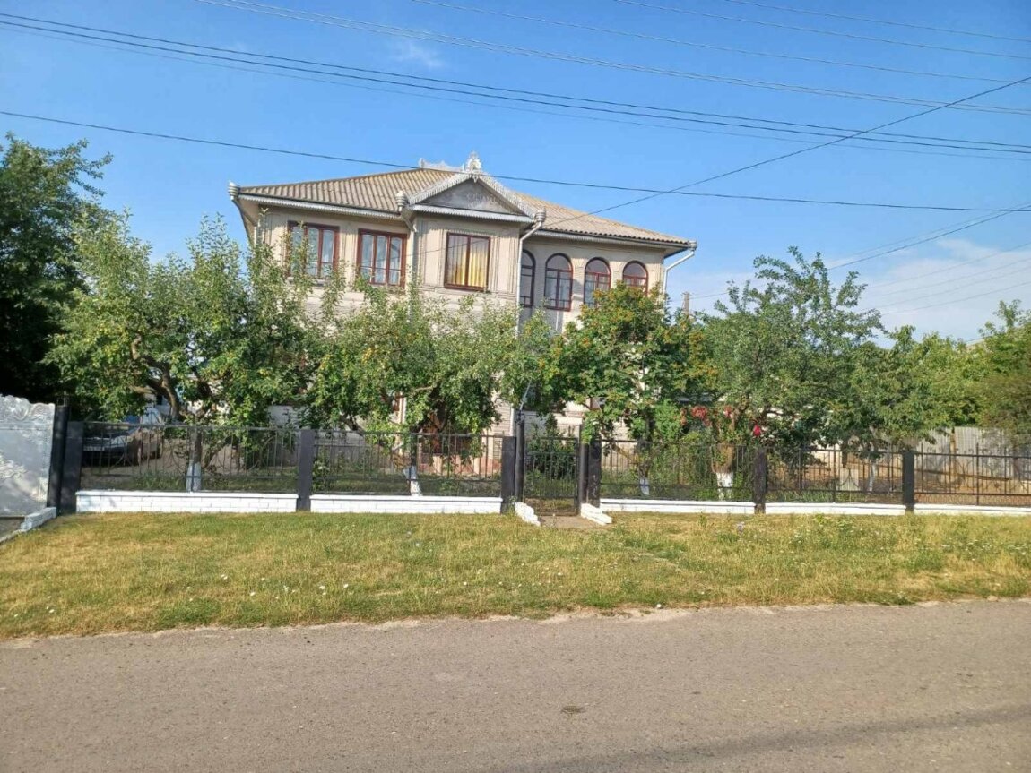 Ocnita, casa 140m2,22ari, gospodarie mare ori schimb pe Chisinau 59000 €