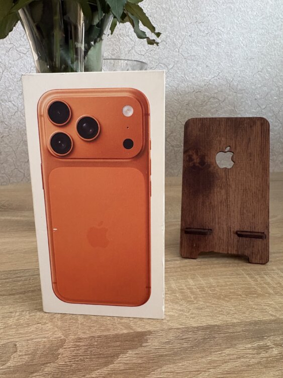 iPhone 17 pro max 512 orange 1450$
