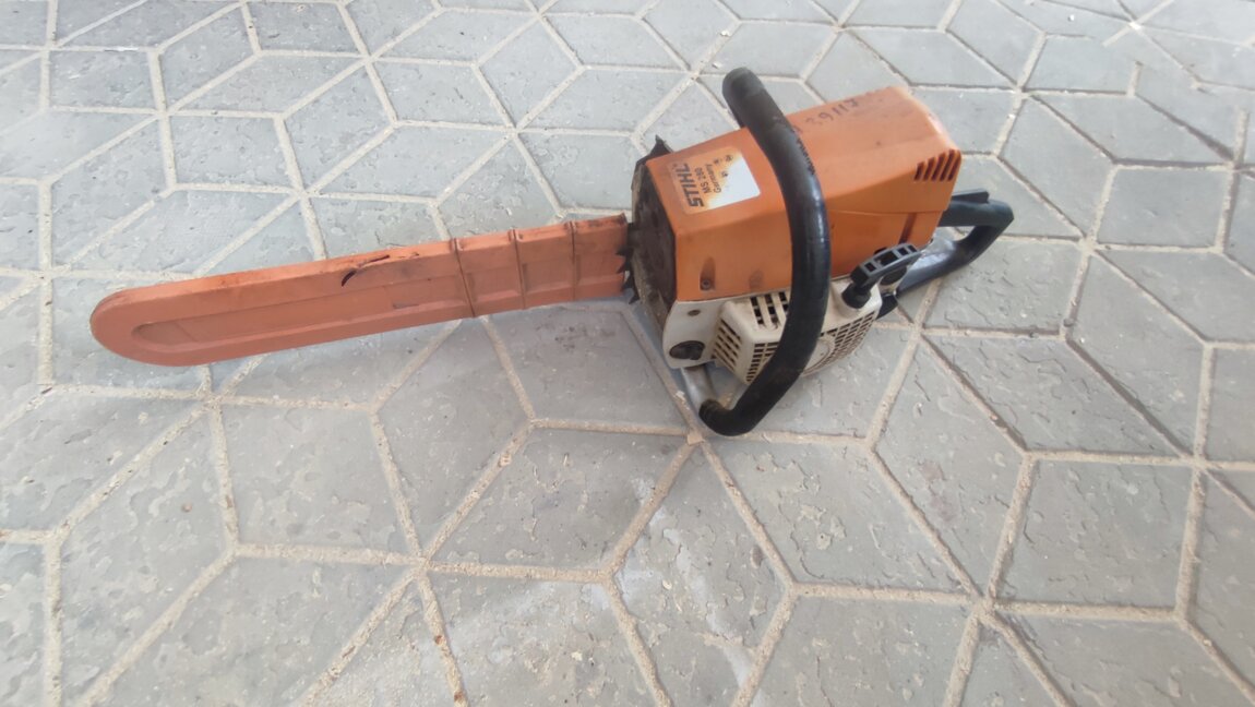 Продам б. у. бензо пилу