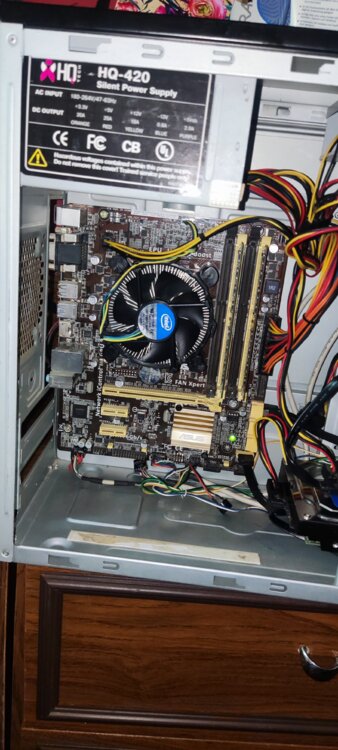 Asus B85-MG, i5 4570. 8GbDDR3, SATA3, USB 3,0, HDMI, 120gbSSD, HDD500G