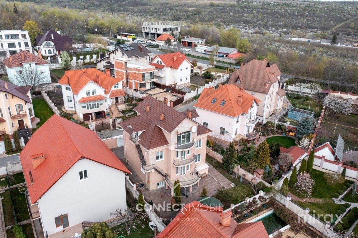 sf.Petru,Codru,Chișinău 425000 €