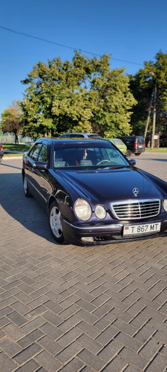 Продам Mercedes-Benz E270 CDI, 2000 года выпуска.