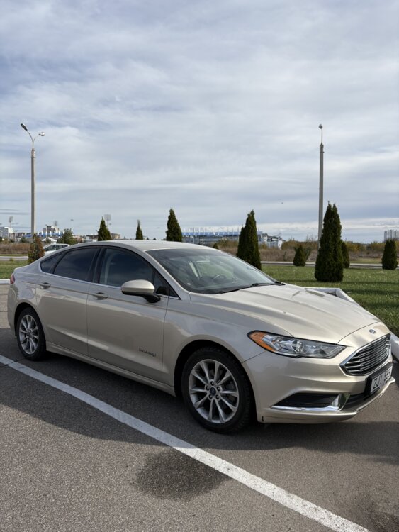 Ford Fusion SE Hybrid Restyling, 2017