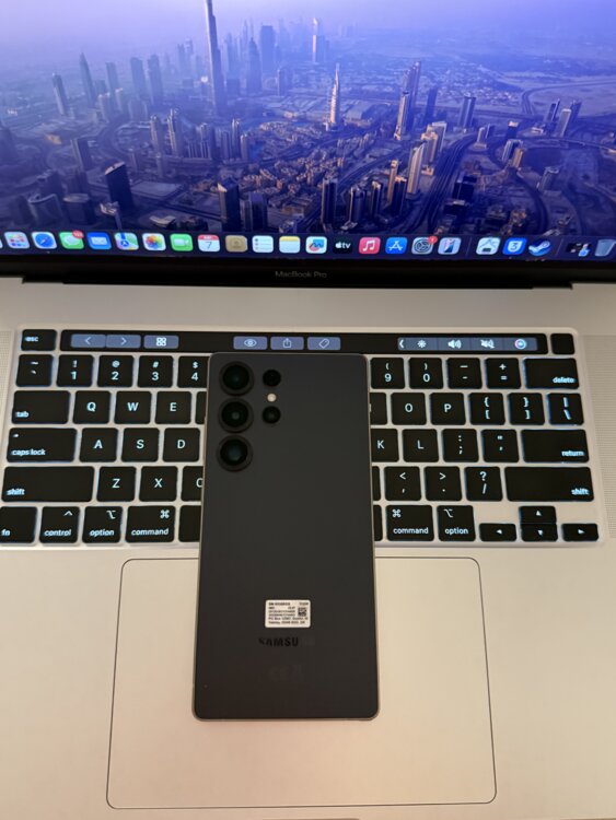 iPhone 15 Pro, battery - 98%