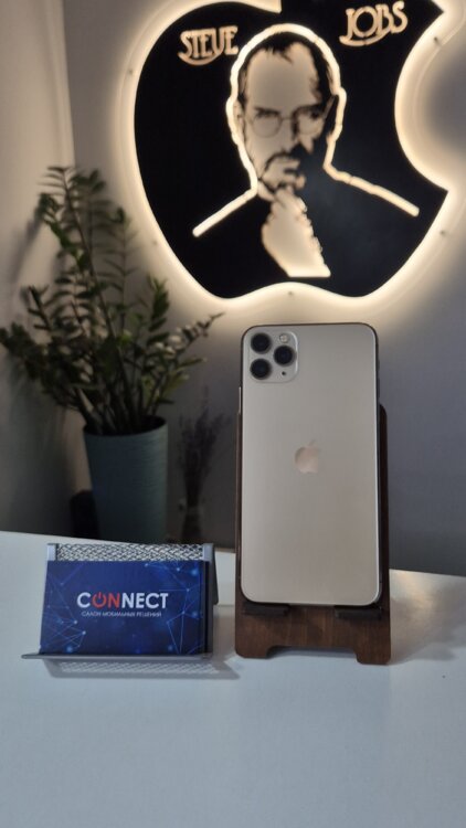 iPhone 11 Pro Max в отличном состоянии