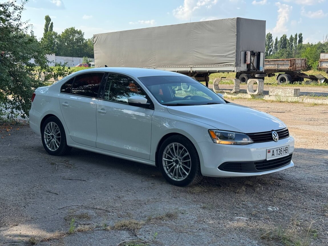 Volkswagen Jetta, 1.8 бензин, 2015 год, можно на нейтральные