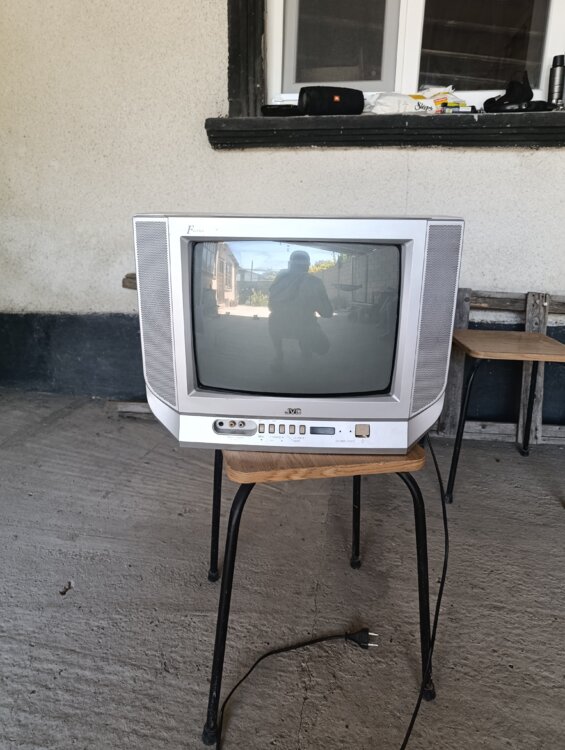 Телевизор JVC