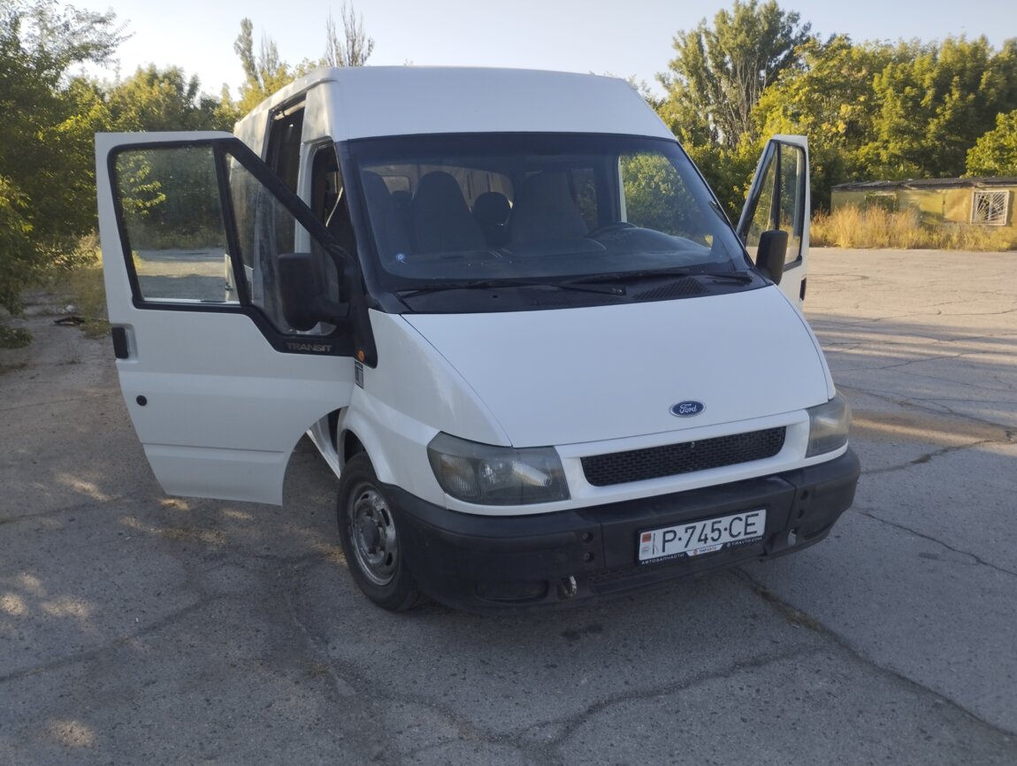 Продам вместительный грузопассажирский микроавтобус Ford Transit