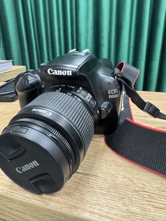 Canon 1100D