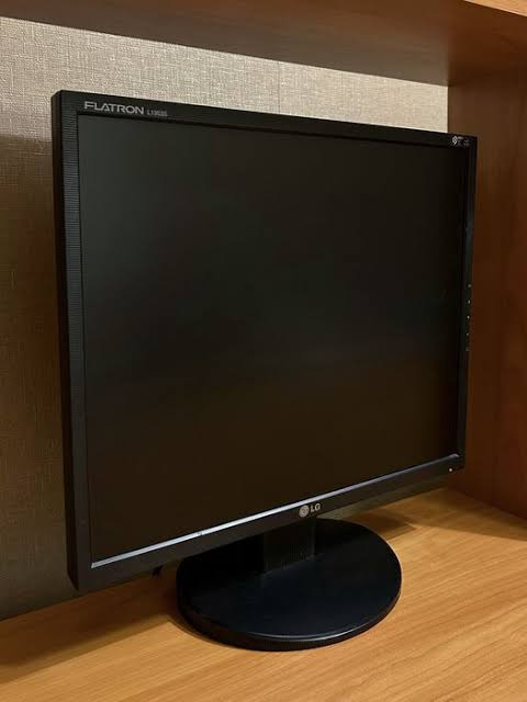 Продам мониторы LG FLATRON L1753TR