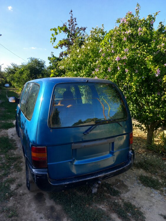 Nissan Serena 1995