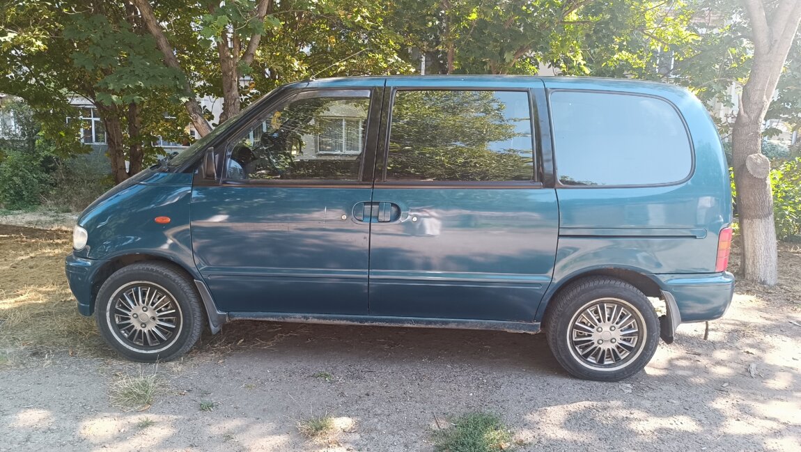 Продам Nissan Serena