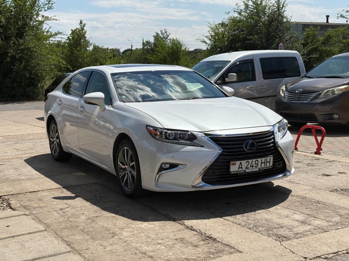 Lexus ES300h 2016