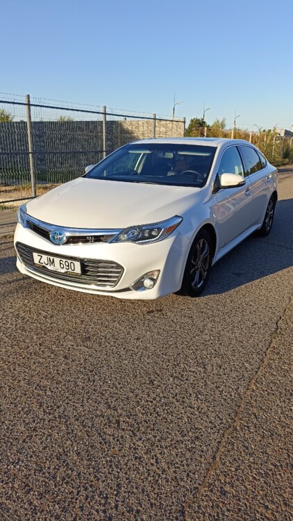 Toyota Avalon Hibryd Limited в очень хорошем состоянии!!!