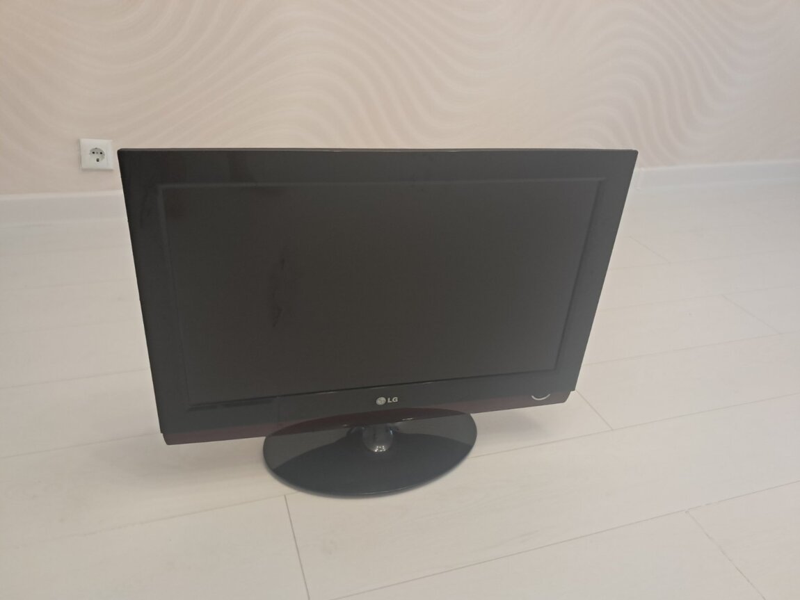Продам телевизор LG