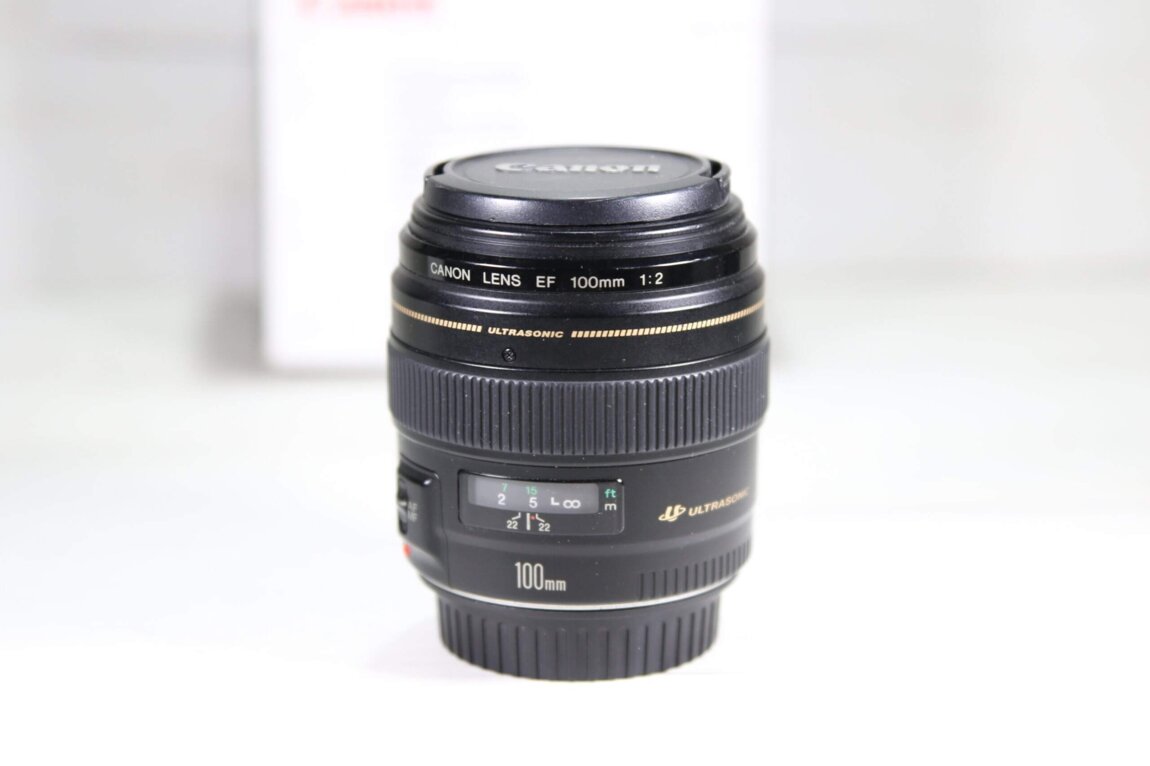 Canon EF 100mm f2 usm