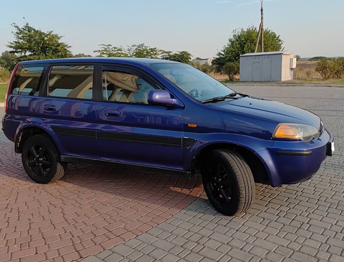 HONDA HR-V 2000г. 1.6 бензин; зимняя резина; техосмотр; торг