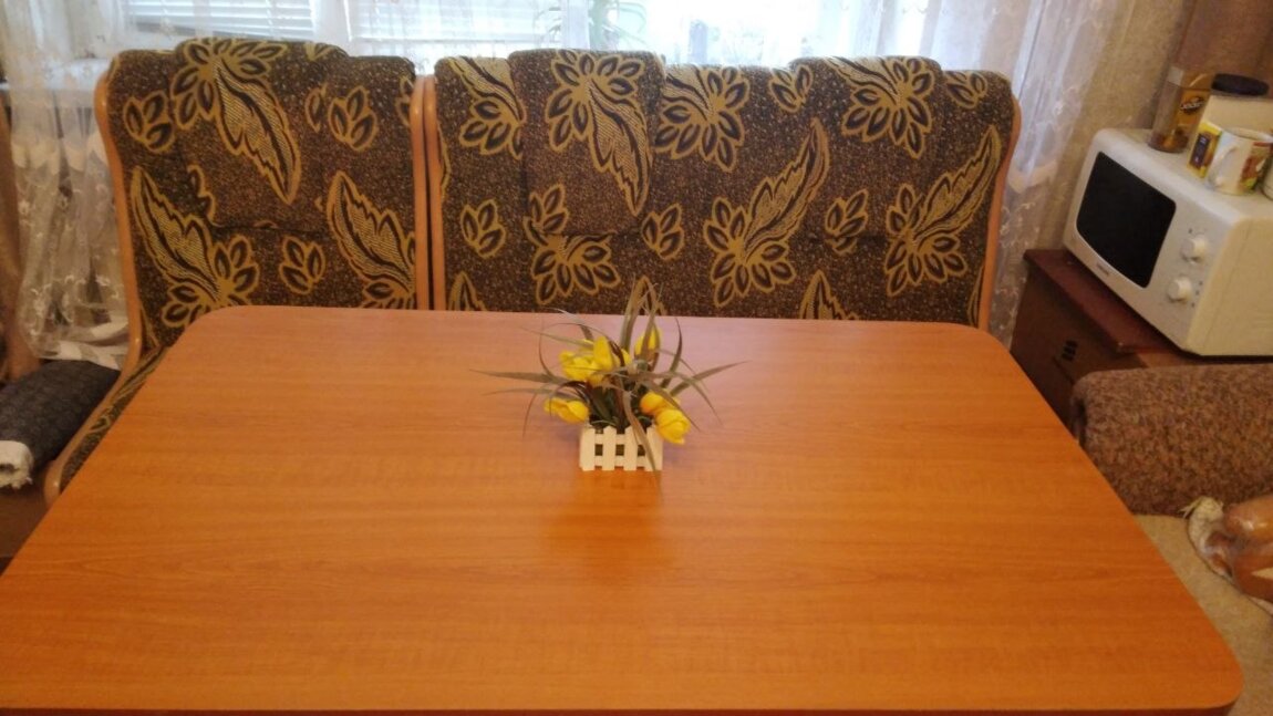 Продаётся кухонный уголок со столом