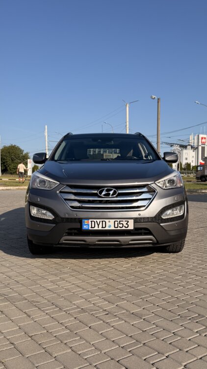 Продам Hyundai Santa Fe 2014 год