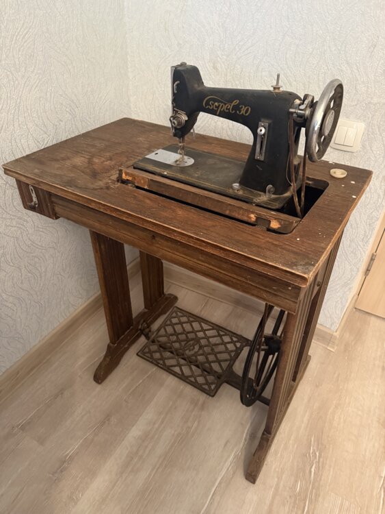 Швейная машина Csepel 30