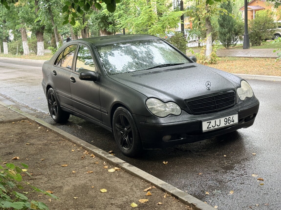 Mercedes-Benz C220 CDI (W203) — 2002