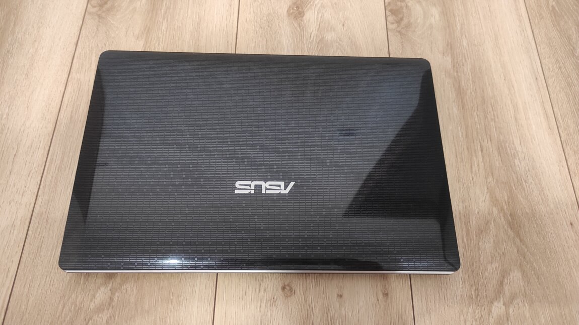 Продам ноутбук Asus k53sd+сумка, беспроводная мышь, в отличном состоянии