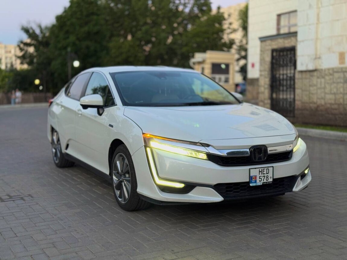 Продаётся Honda Clarity Turing Plug-in Hybrid 2018 г. в.