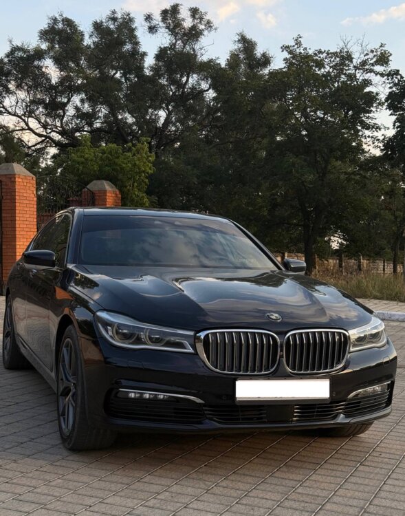 BMW 7 Series, 2015 год, дизель, богатая очень комплектация