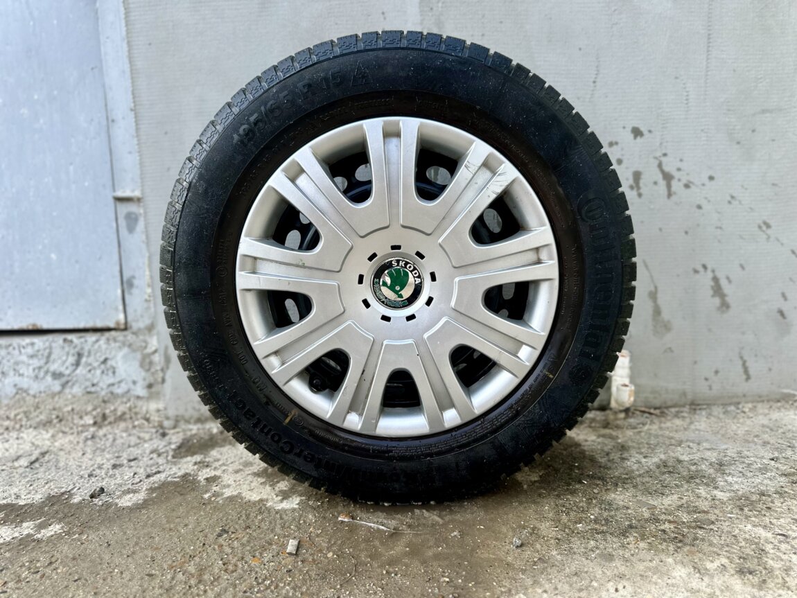 195/65 R15 - комплект железных дисков + зимняя резина + колпаки