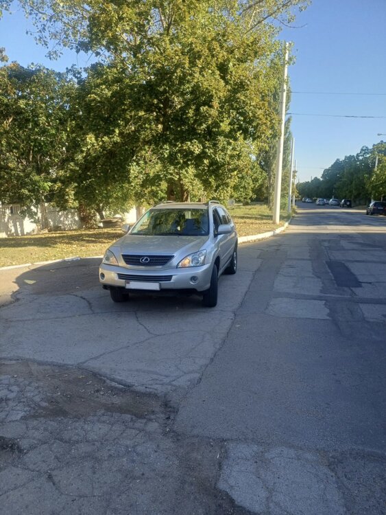 Lexus RX 400 - 2005 год