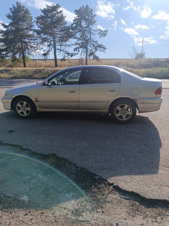 Продам Toyota Avensis 2.0 D4D