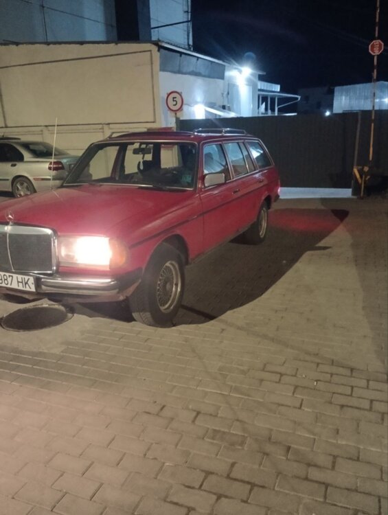 Продам Mercedes 123 универсал