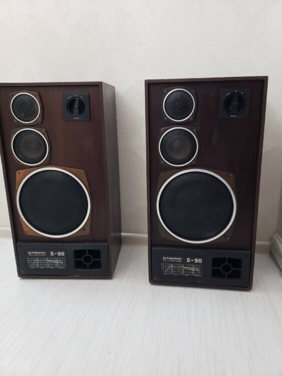 Продам колонки S 90
