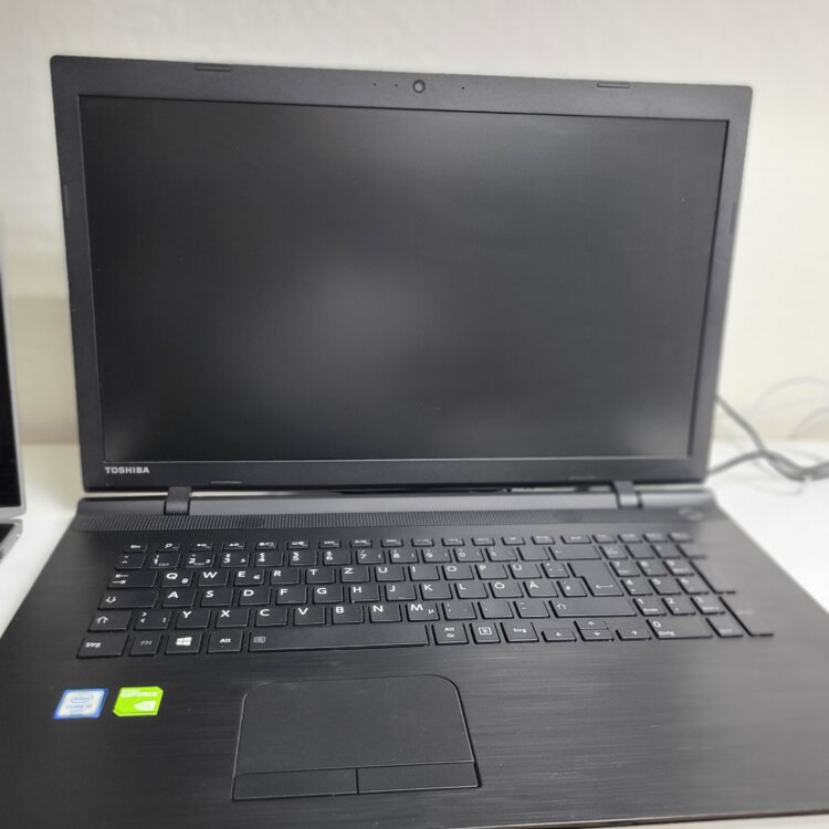Toshiba Satellite C70,большой 17.3" ноутбук| i5| 16GB| SSD| 930m