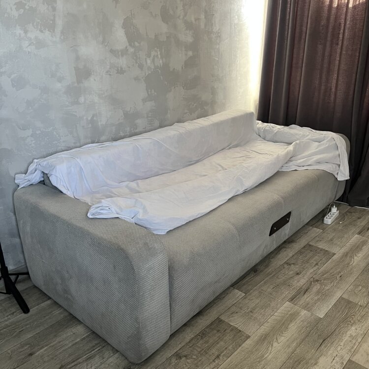 Продам большой диван кровать