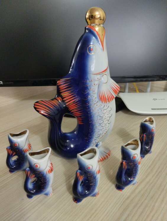 Продам советский фарфоровый (керамический) набор “Рыбки”».